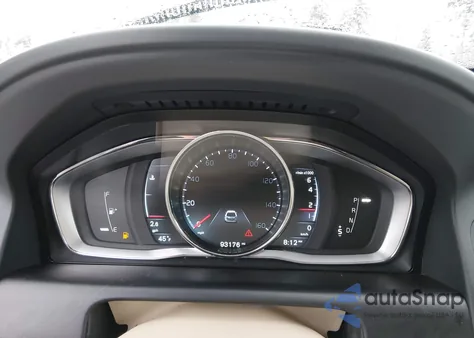 2016 Volvo Xc60 T6 Platinum из США, поврежденный, VIN YV4902RM6G2813654